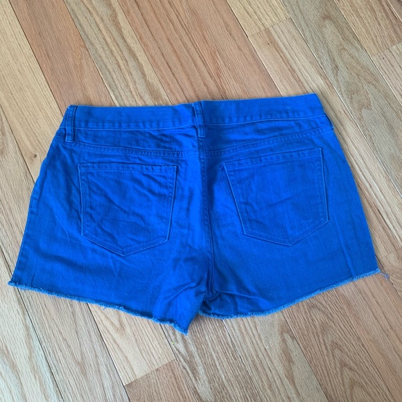 Raw Edge Denim Shorts - Picture 3 of 4